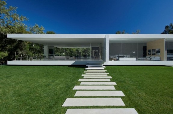 The Glass House ext